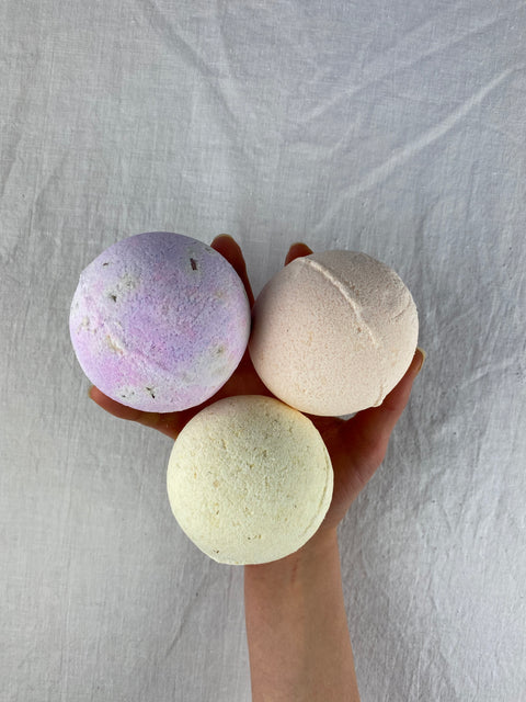 Jumbo Dead Sea Salt Bath Bomb: choose your bath bomb for your bombshell kit.